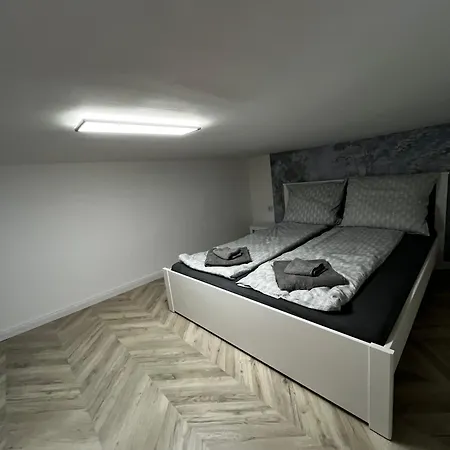 Pearl * Budapest